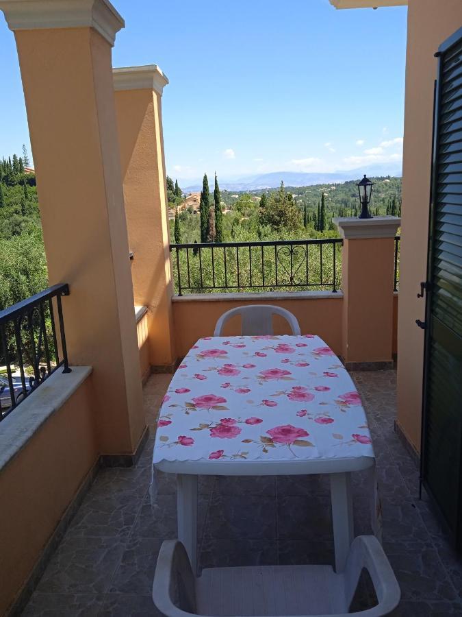 Ligeris House 1 In Agioi Deka בית נופש Agioi Deka (Corfu)